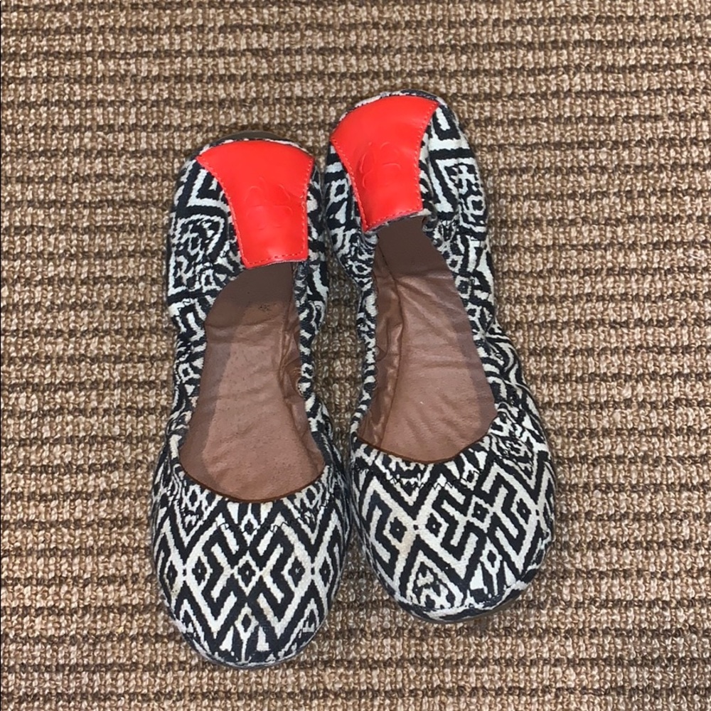 Size 9 Black and White Lucky Brand Flats